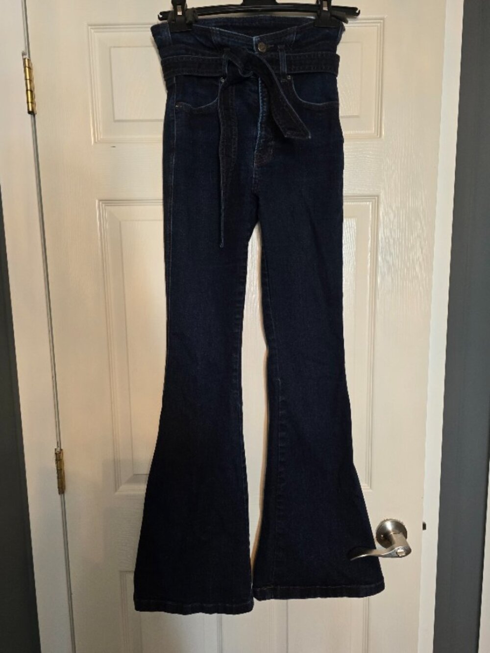 Veronica Beard Sheridan Exaggerated Jeans